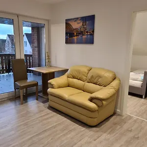 Appartement Mit Jacuzzi Naehe Flughafen Koeln Bonn, Troisdorf